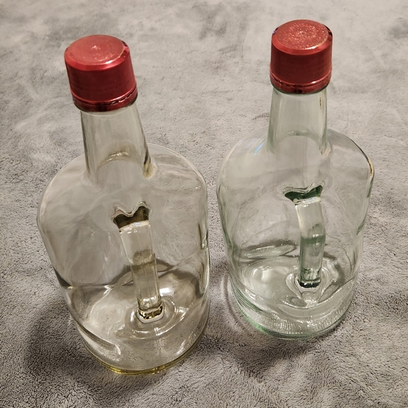 🔷️ Set of 2 Decorative Glass Jugs 1.75L - Picture 2 of 3